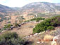 Άποψη από την ακρόπολη του κάστρου της ορεινής διάβασης που οδηγούσε δια του Υμηττού προς Αθήνα και προς Μεσόγεια. (Φωτογραφία Ι. Λιάκουρα)